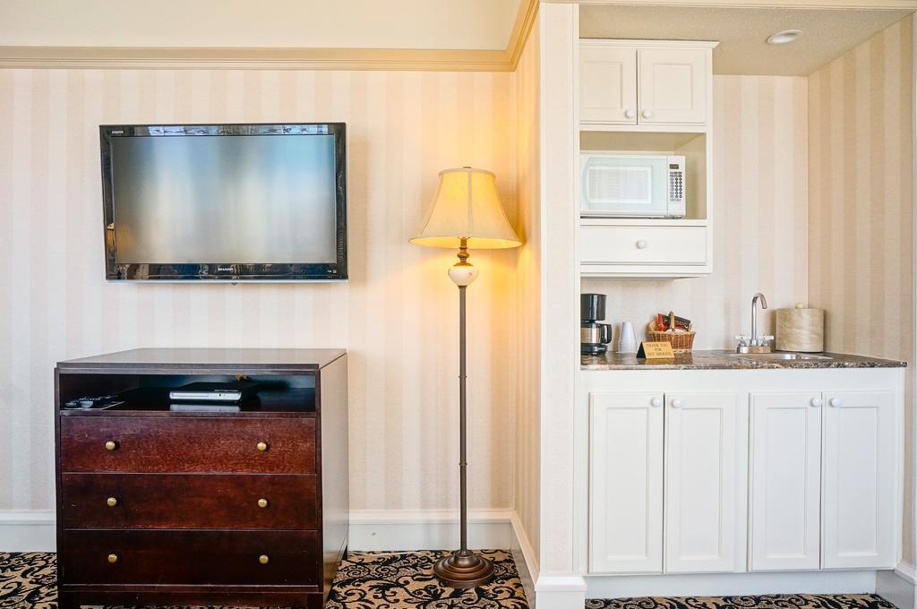 One-Bedroom Suite